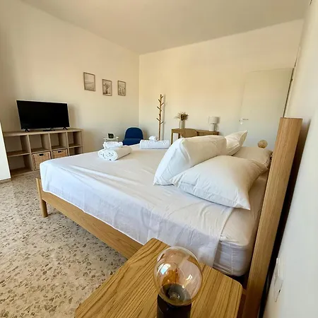 Maya - Urban Nest Case de vacanță Bari